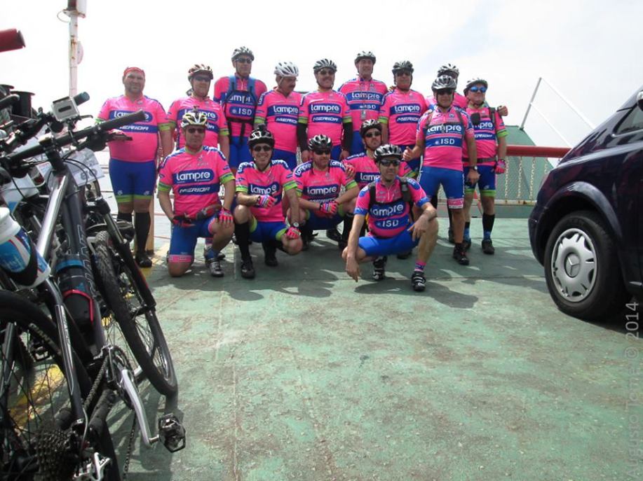 2014-04-12 e 2014-04-13 - 3º Passeio Dar ao Ped@L - Porto / Fátima - No ferry-boat em Aveiro.