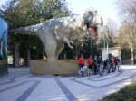 2012-02-21 - Dia de Carnaval - Junto ao dinossauro, no Palácio de Cristal
