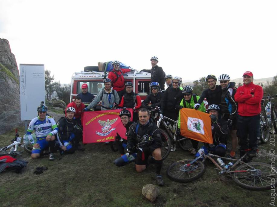 2014-03-22 - 2ª Etapa Circuito NGPS - O Vale dos Duros - Vale de Cambra (com os Bombeiros V. Vale de Cambra, após recebermos a medalha)