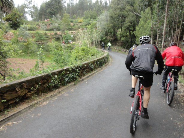 Sobe, sobe no asfalto