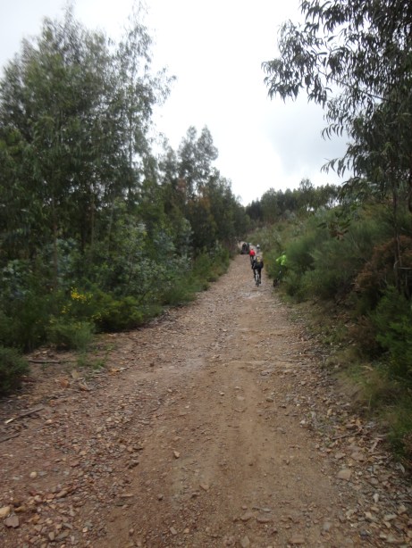 Sobe, sobe, agora na terra.