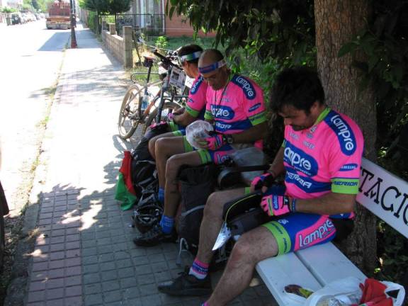 1176169_553506264702492_1109436316_n