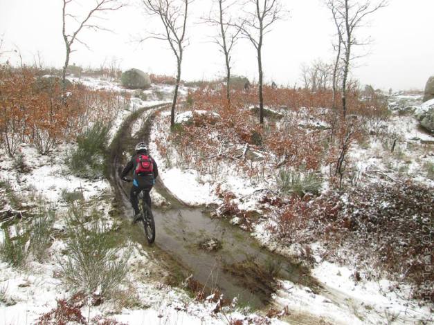 Trilhos soberbos, merecem outra visita... com melhor tempo!