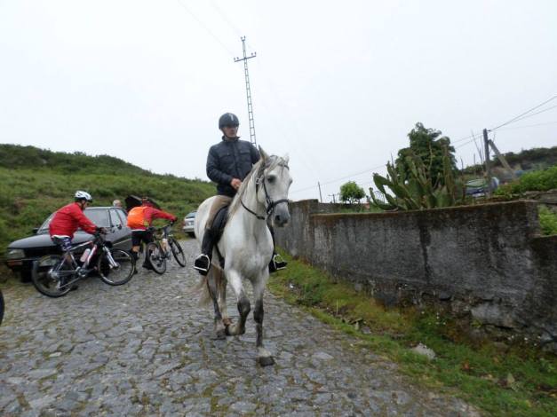 Já no cimo da serra, os participantes começam a debandar...