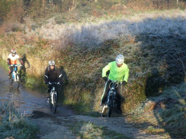 O António Magalhães a tentar não molhar os pés!